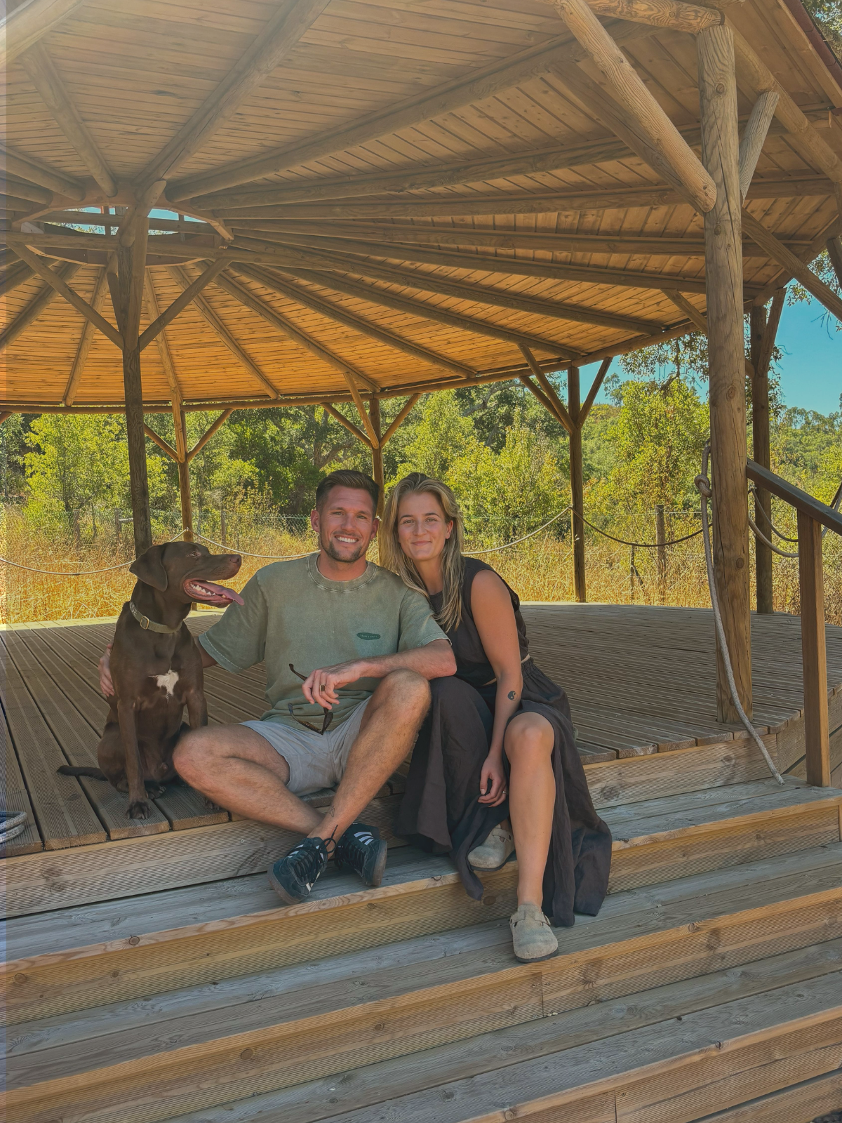 Niels & Carlijn Dutch Hosts with dog Alloe in Portugal